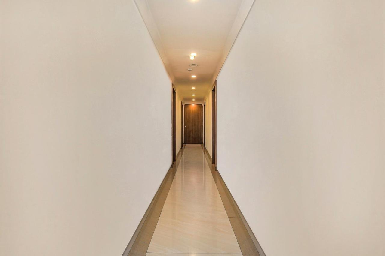 Vaccinated Staff- Townhouse Oak Hotel Silvotel Indore Esterno foto